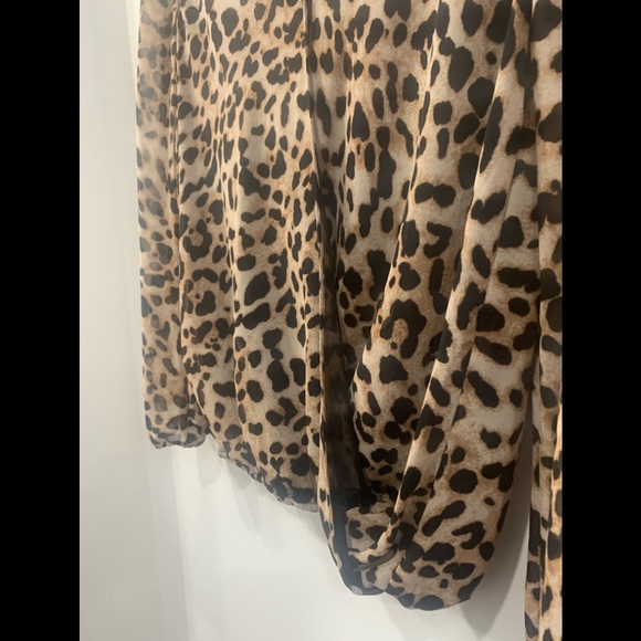Vince Camuto Leopard Print Blouse size M - Picture 4 of 8